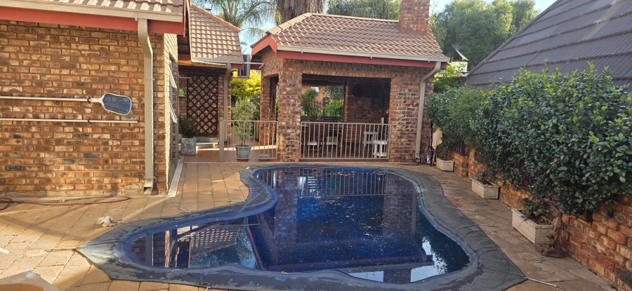 3 Bedroom Property for Sale in Roylglen Gardens Northern Cape